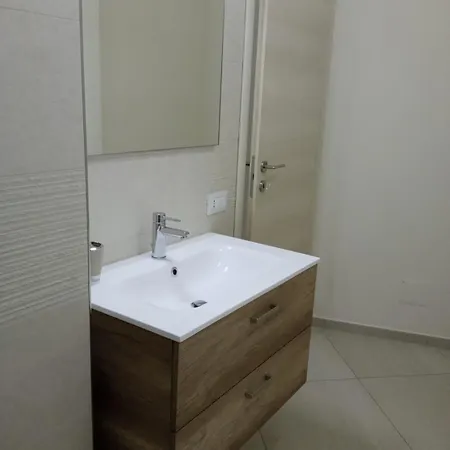 Royal View Apartment *