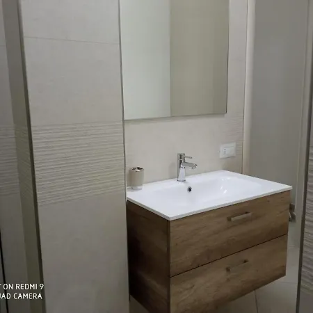 Royal View Apartment *